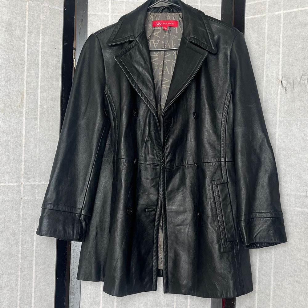 AK Anne Klein Women’s S Black 100% Leather Jacket for Women very good condition!